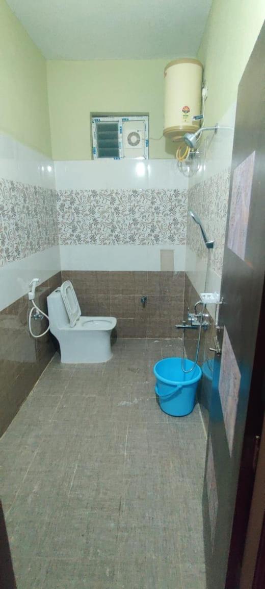 Ruhithahomestay- Ac Rooms-Free Wifi- Android Tv - Near To Alipiri- Door Service Tirupati Eksteriør billede
